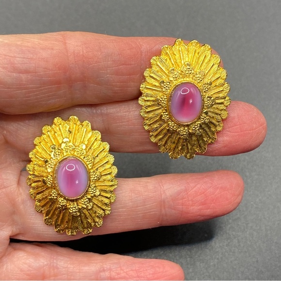 AVON Pink Faux Opal Gold Tone Floral Cuff Links Gender Neutral Vintage - Picture 1 of 6